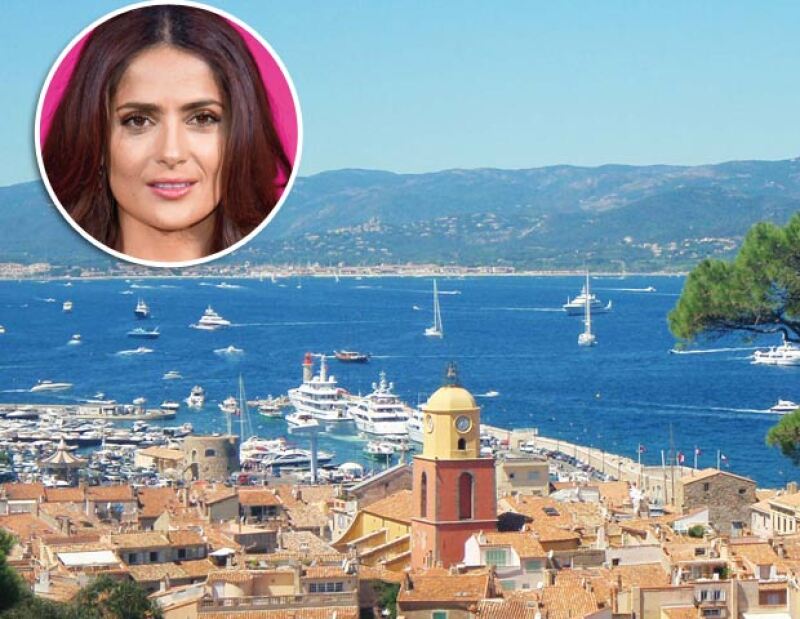 SAINT TROPEZ. En este lugar se puede ver cómo la elegancia francesa viaja en yate acompañada de champaña. Una de sus incondicionales es Salma Hayek.