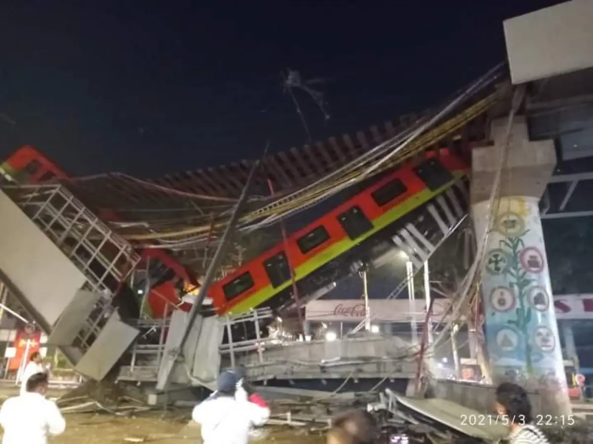 Colapsa estructura y se desploma metro en la estación Olivos de la Línea 12