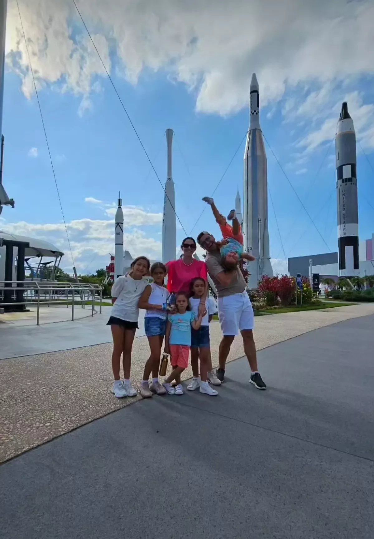 jacky-bracamontes-familia.jpg