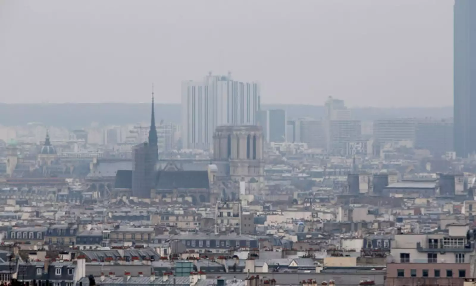 La contaminación se ha disparado en marzo debido al clima inusualmente cálido y sin viento, lo que ha favorecido la concentración de partículas dañinas.