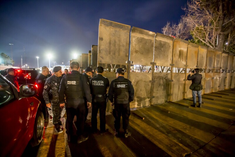 Vallas_garita_Tijuana-2.jpg