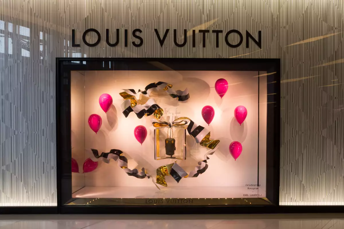 El grupo dueño de Louis Vuitton logra ventas récord en 2016