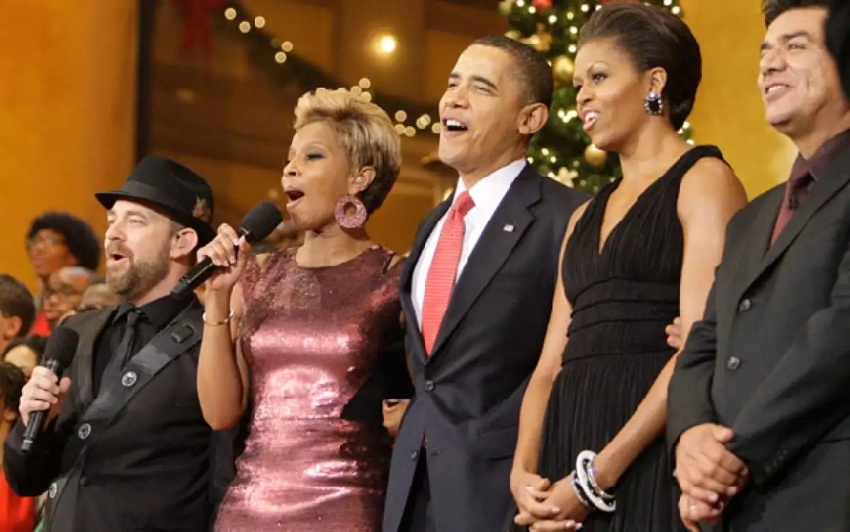 Neil Diamond y Mary J. Blige cantaron ante el presidente Barack Obama durante el concierto anual `Navidad en Washington´.