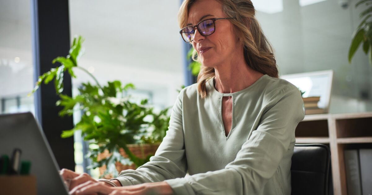 ¿Cómo consultar el estatus de mi declaración anual 2025 para recibir la devolución de impuestos del SAT?

Desde el 1 de abril, los contribuyentes pueden realizar su declaración anual y verificar el estatus del trámite en la página del SAT.