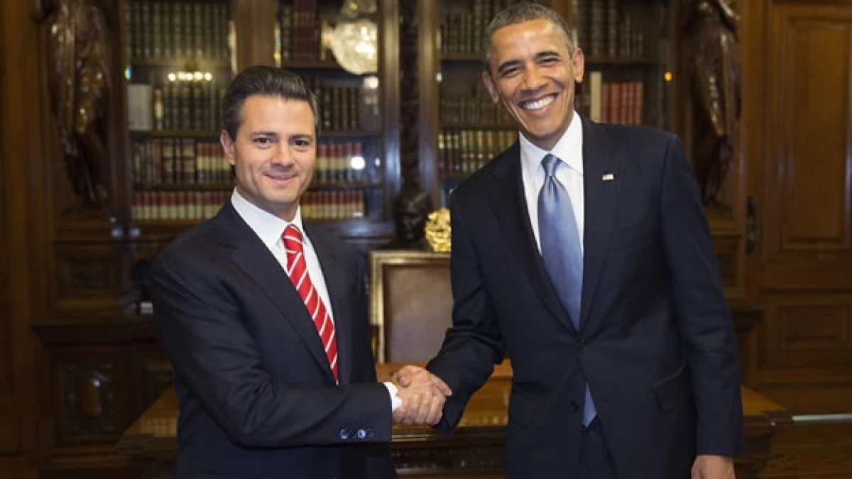 Enrique Peña Nieto (izquierda) y Barack Obama durante una reunión en Palacio Nacional en México en mayo de 2013
