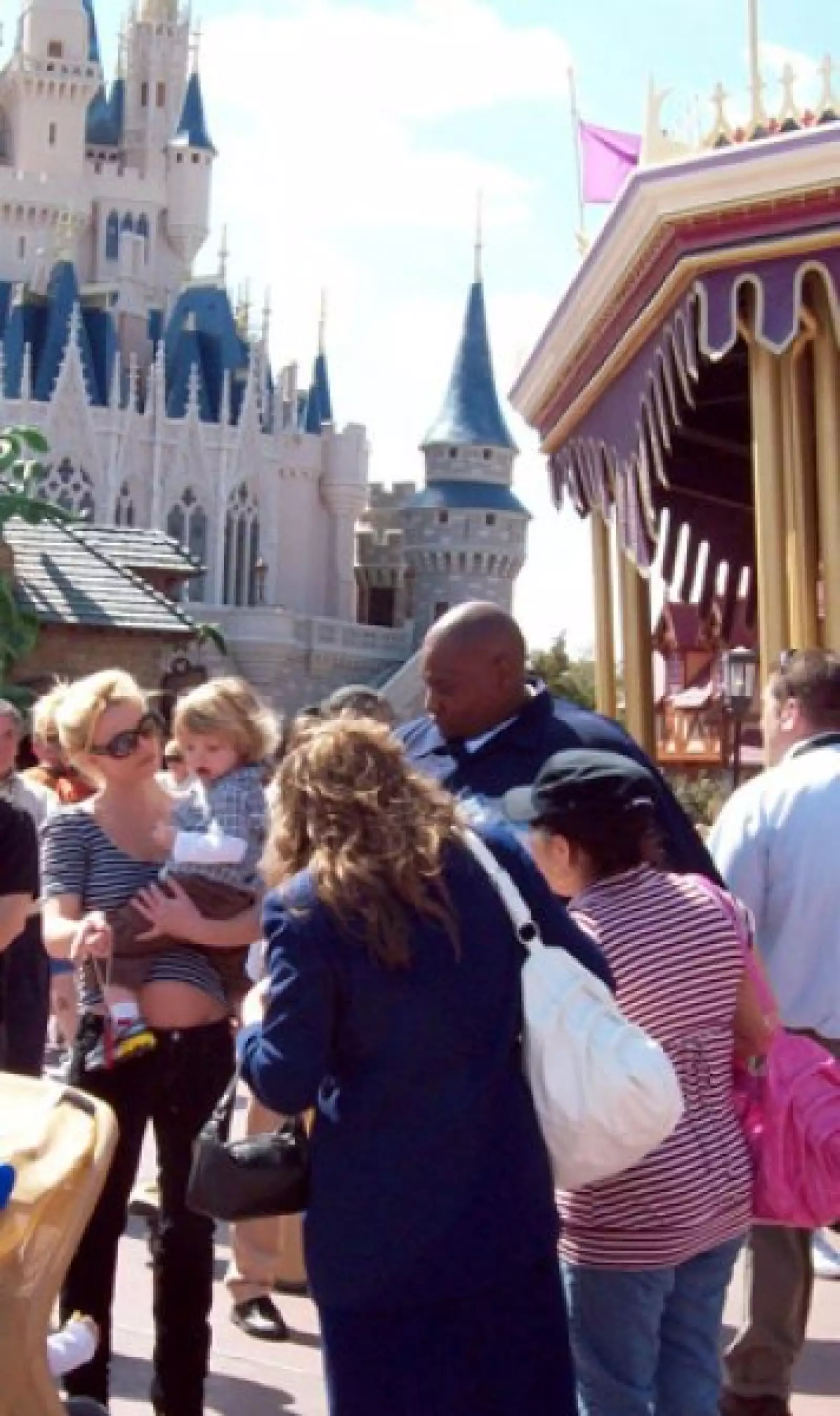 La semana pasada, Britney Spears llevó a sus hijos Sean Preston y Jayden James a Disneylandia en Orlando, Florida.