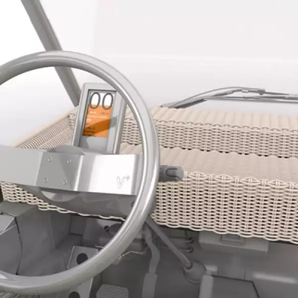 Soldados con láser, su volante y su chasis son de acero inoxidable;  sus cuatro asientos están hechos de tapicería trenzada.