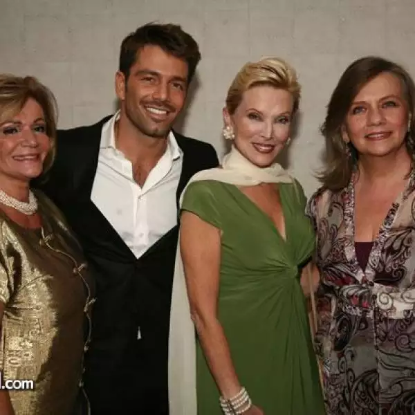 Josefina Guichón,Federico Diaz,Raquel Bessudo,Guadalupe Alejandre