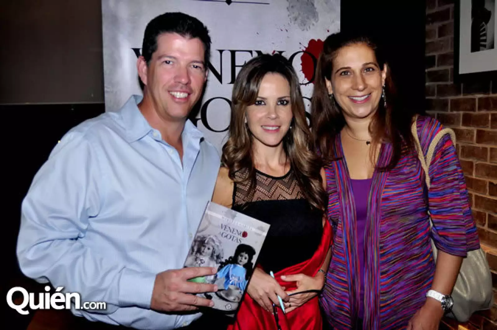 Carlos García, Marcela García y Dafne Newell de García