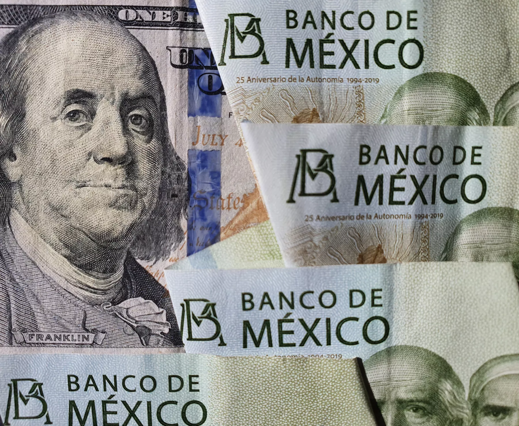 Peso se sigue apreciando frente al dólar
