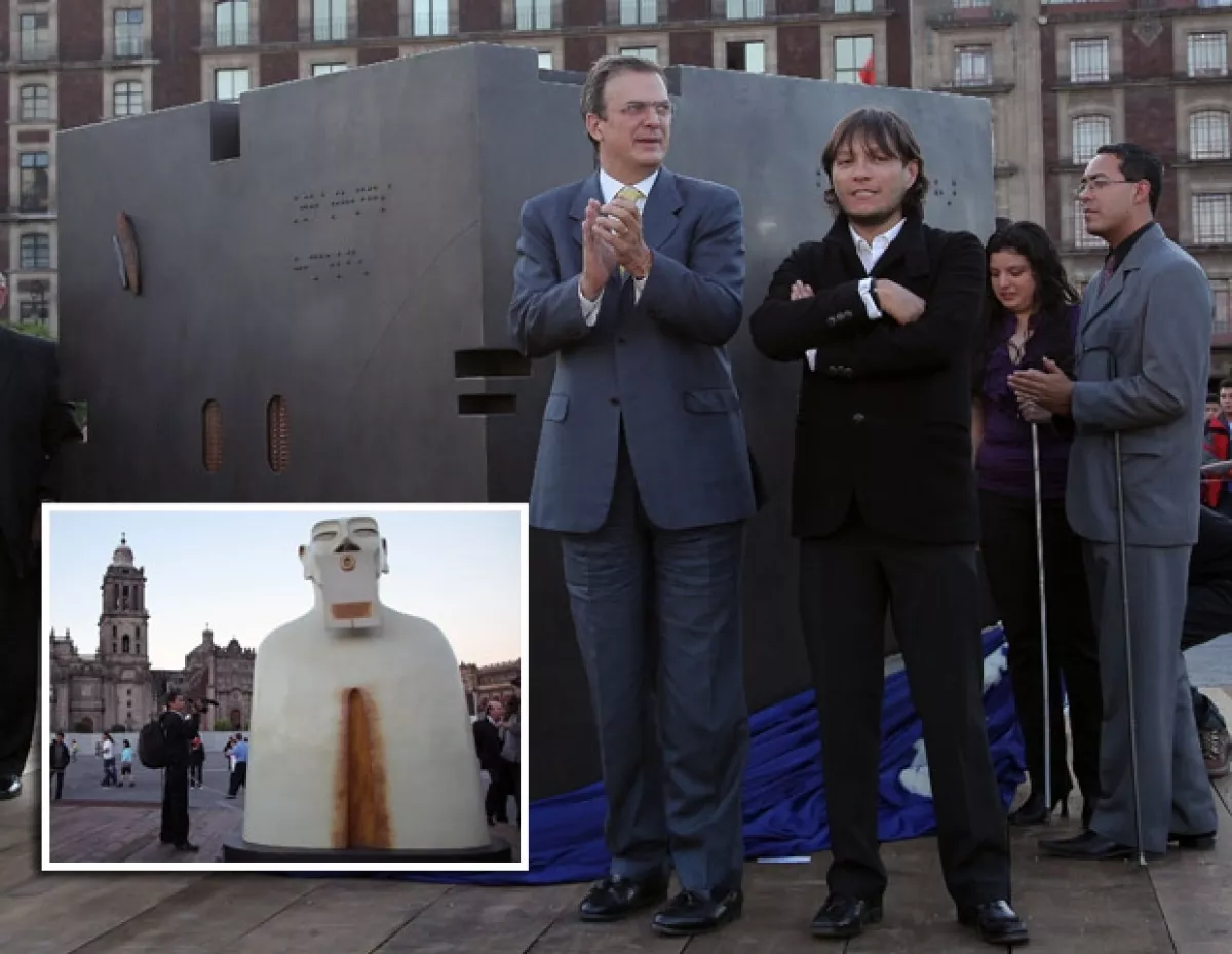 Marcelo y el artista Rivelino durante la inauguración `Nuestros silenciosÂ´.