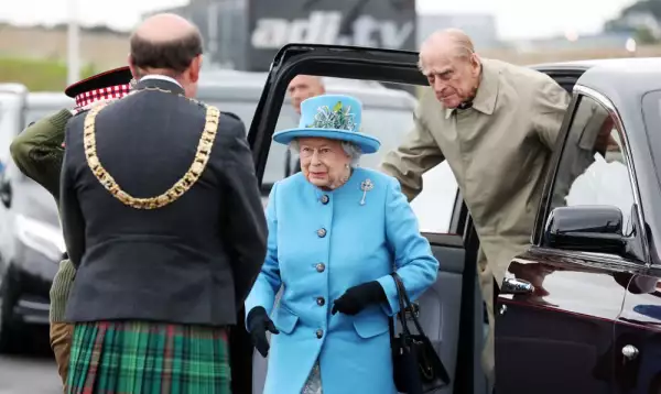 Reina Isabel II y el duque de Edimburgo