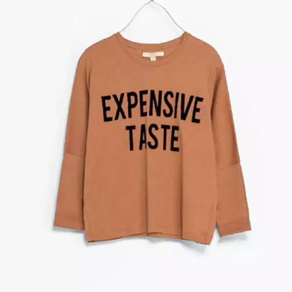 Una camisa estampada es un buen regalo. De Zara.