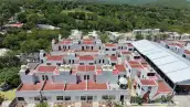 Toma aérea de las viviendas del bienestar entregadas hoy a habitantes de dicha entidad por parte del gobierno federal.