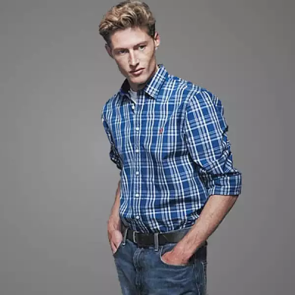 Para el mercado masculino, tiene la colección “Vintage Motoring”, que toma como inspiración el legado del automovilismo inglés de mediados de siglo, y combina la esencia del vintage con detalles de estilo moderno.