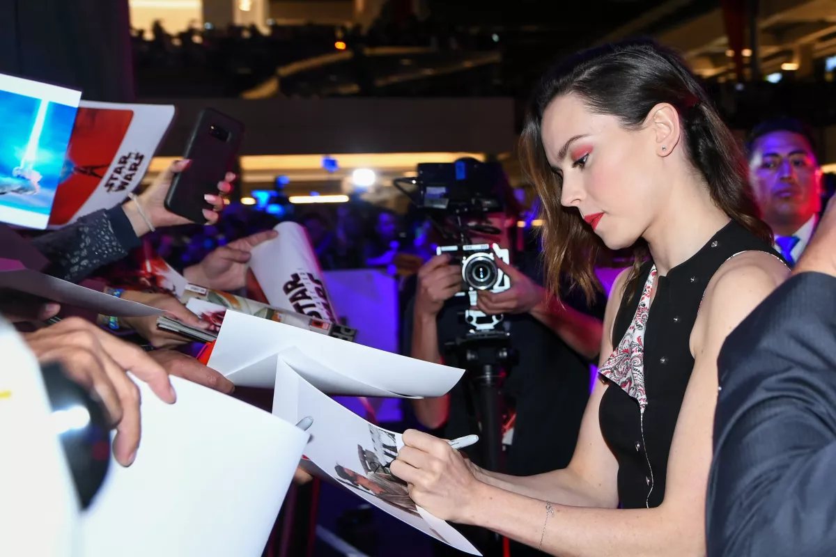 La actriz es Rey, a quien conocimos en El despertar de la fuerza (2015).