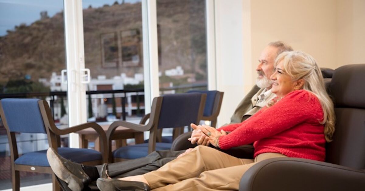 Huzurevleri yaşlı yetişkinlerin hayatında temel bir rol oynuyor