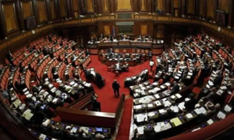 El Parlamento italiano dejó a un lado las diferencias para aprobar un plan de austeridad y aliviar la deuda del país. (Foto: Reuters)