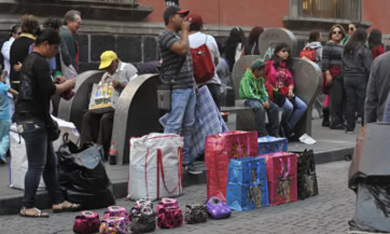 Anteriormente sólo se contemplaba en la informalidad a los negocios no registrados dedicados a la producción de bienes o servicios. (Foto: Cuartoscuro)