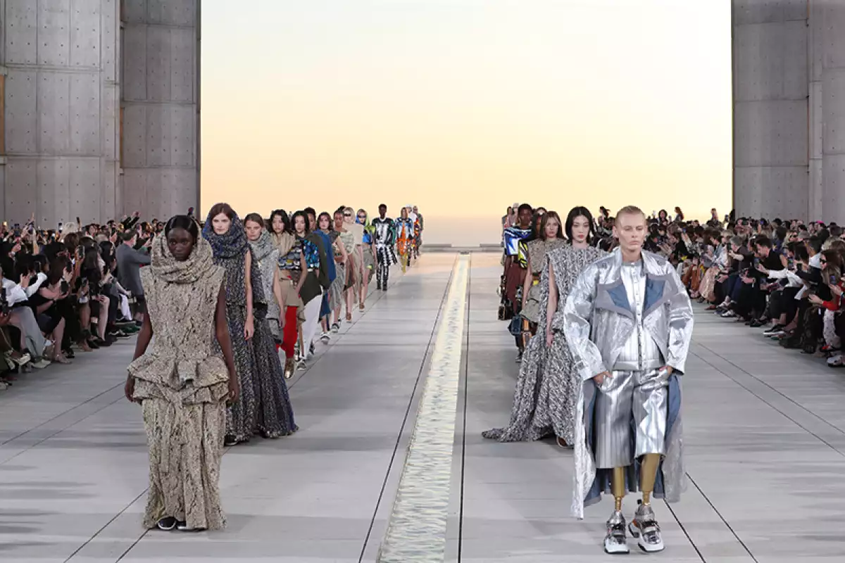 LOUIS VUITTON CRUISE 2023