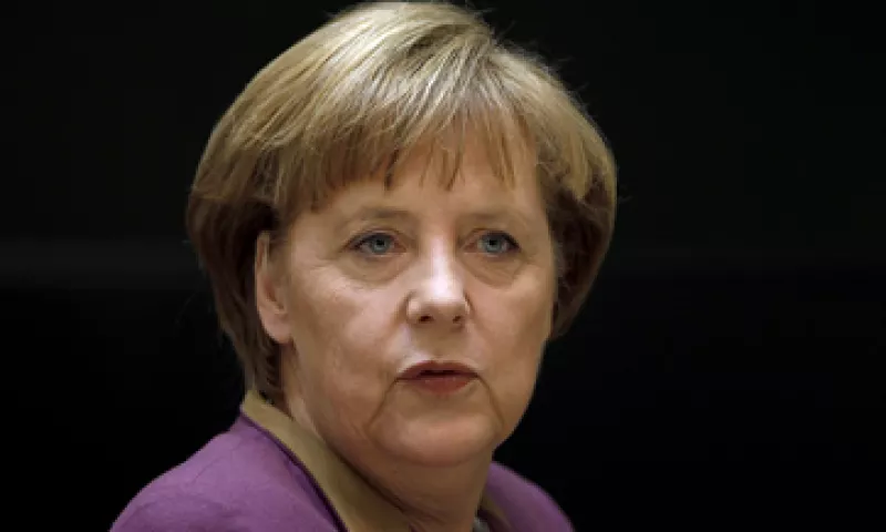 Merkel necesita el apoyo del SPD para sacar adelante su conjunto de medidas fiscales en el Parlamento. (Foto: AP)