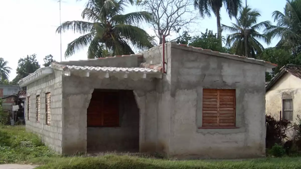 Las csasa de CIDEM utilizan material reciclado y mano de obra abundante
