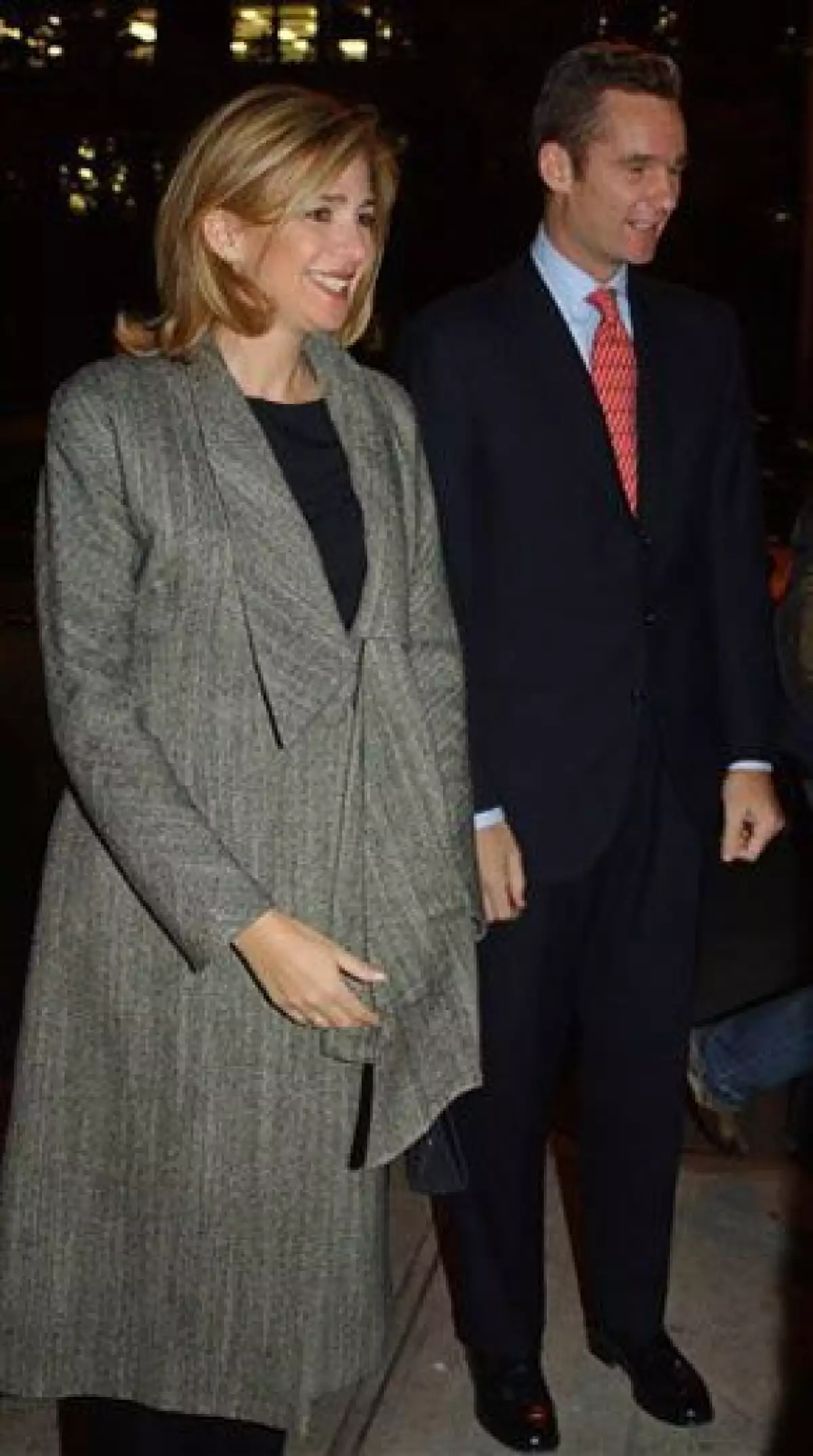 La hija del rey Juan Carlos y su familia se mudarán a Washington debido a que su marido aceptó un trabajo en la capital estadounidense con la compañía Telefónica, dijo el palacio real.