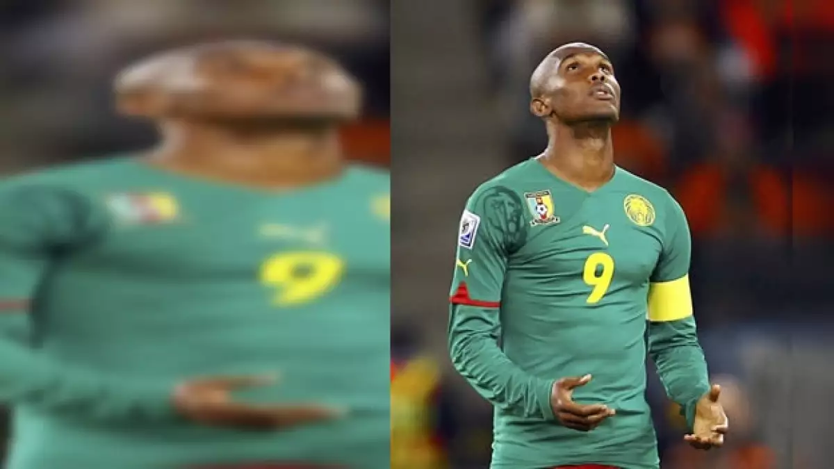 eto'o reza antes de un juego contra Holanda