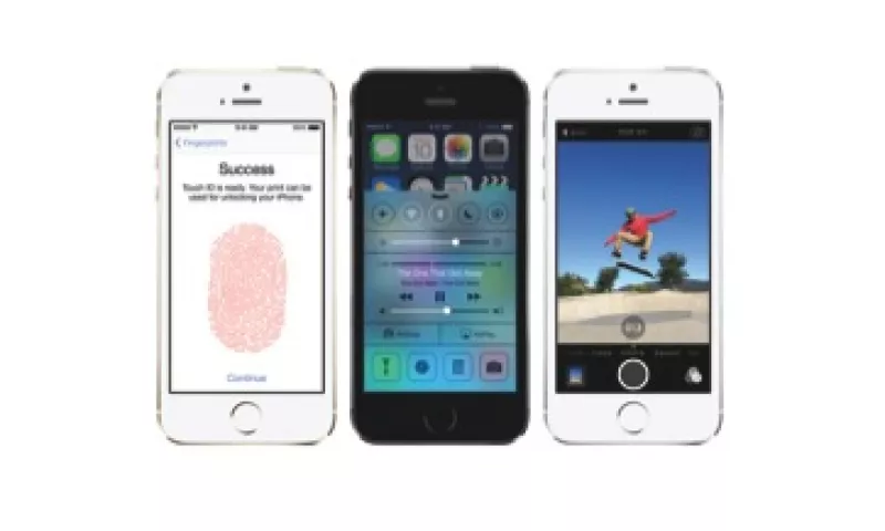 La alta demanda de los iPhone 4 y 4S podría afectar los ingresos de Apple. (Foto: tomada de www.images.apple.com)