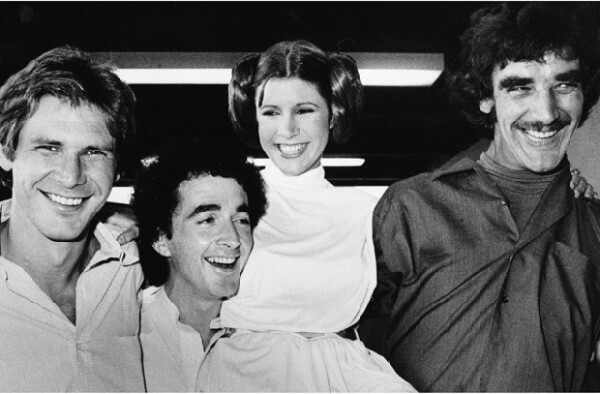 La actriz Carrie Fisher confesó que durante la filmación de `Star Wars´ en 1980 comenzó su adicción a las drogas.