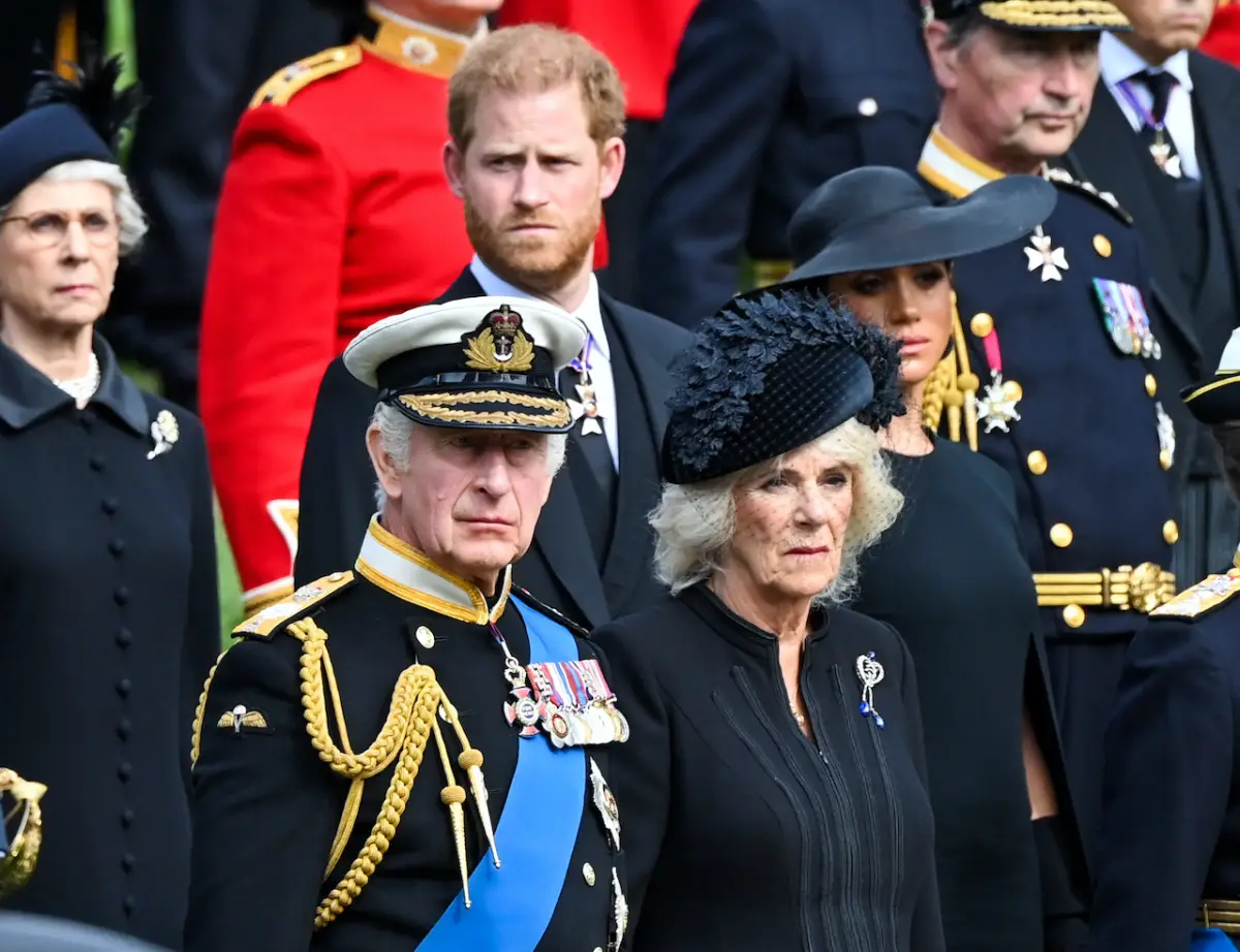 Rey Carlos III, Camila, reina consorte, príncipe Harry y Meghan Markle