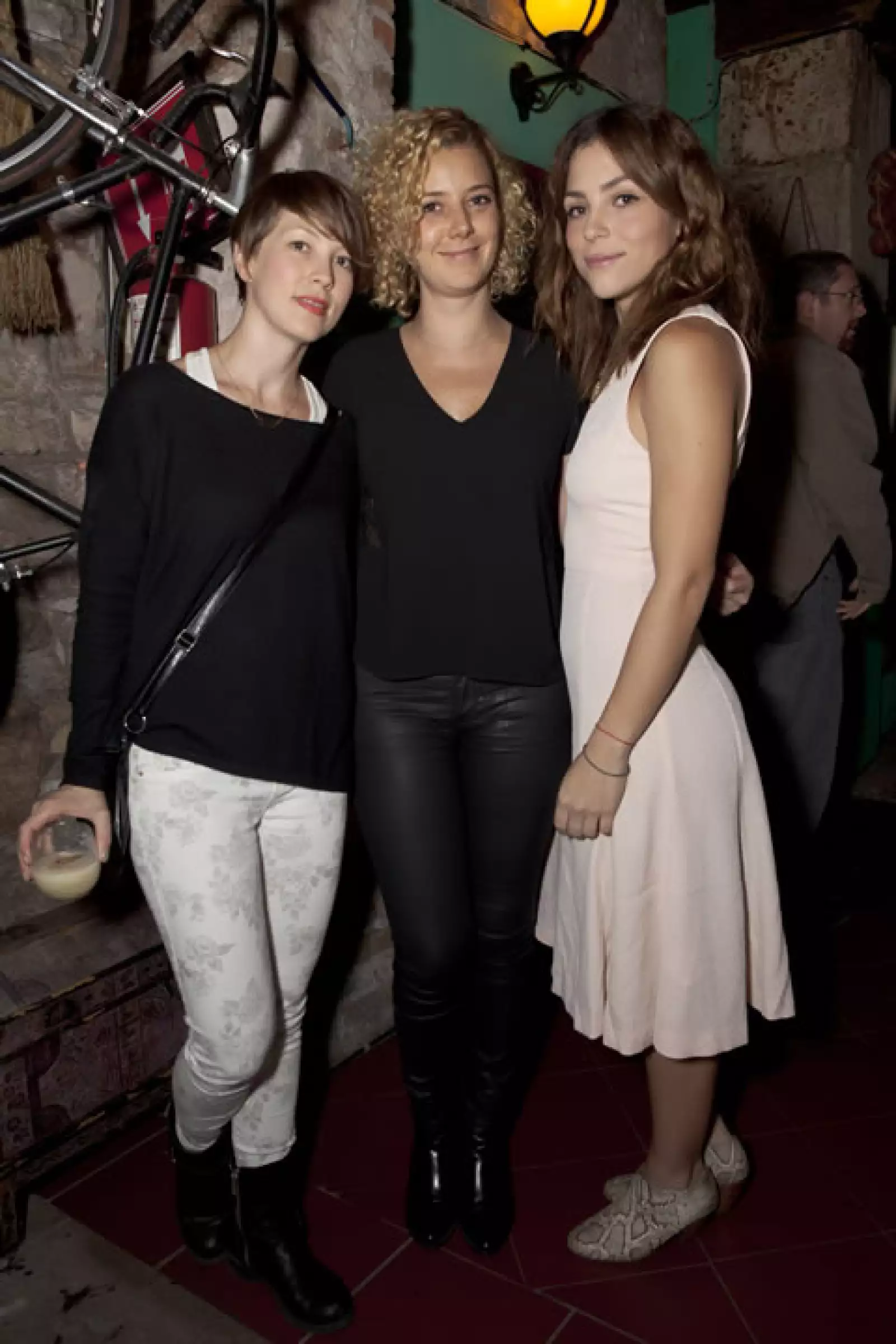 Paula Amor, Johanna Murillo y Paulina Dávila.