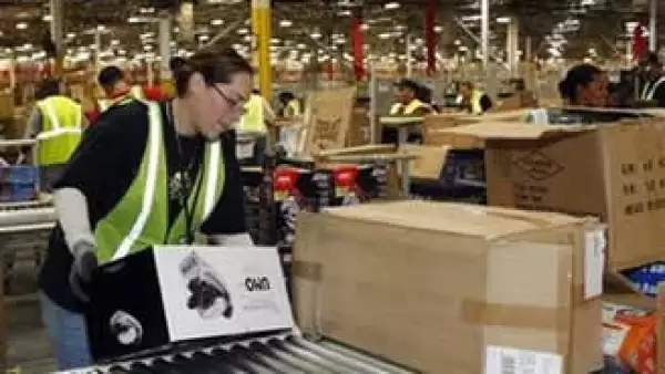 Pese a las cifras positivas, las acciones de Amazon caían 6% en operaciones electrónicas en Wall Street. (Foto: Reuters)