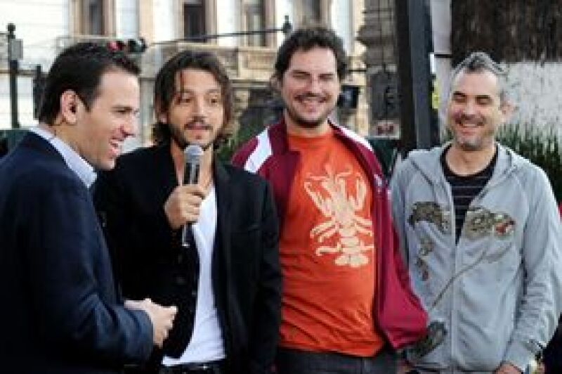 El lunes Carlos Loret de Mola les realizó una entrevista a Diego y a los hermanos Cuarón en Morelia para Primero Noticias.
