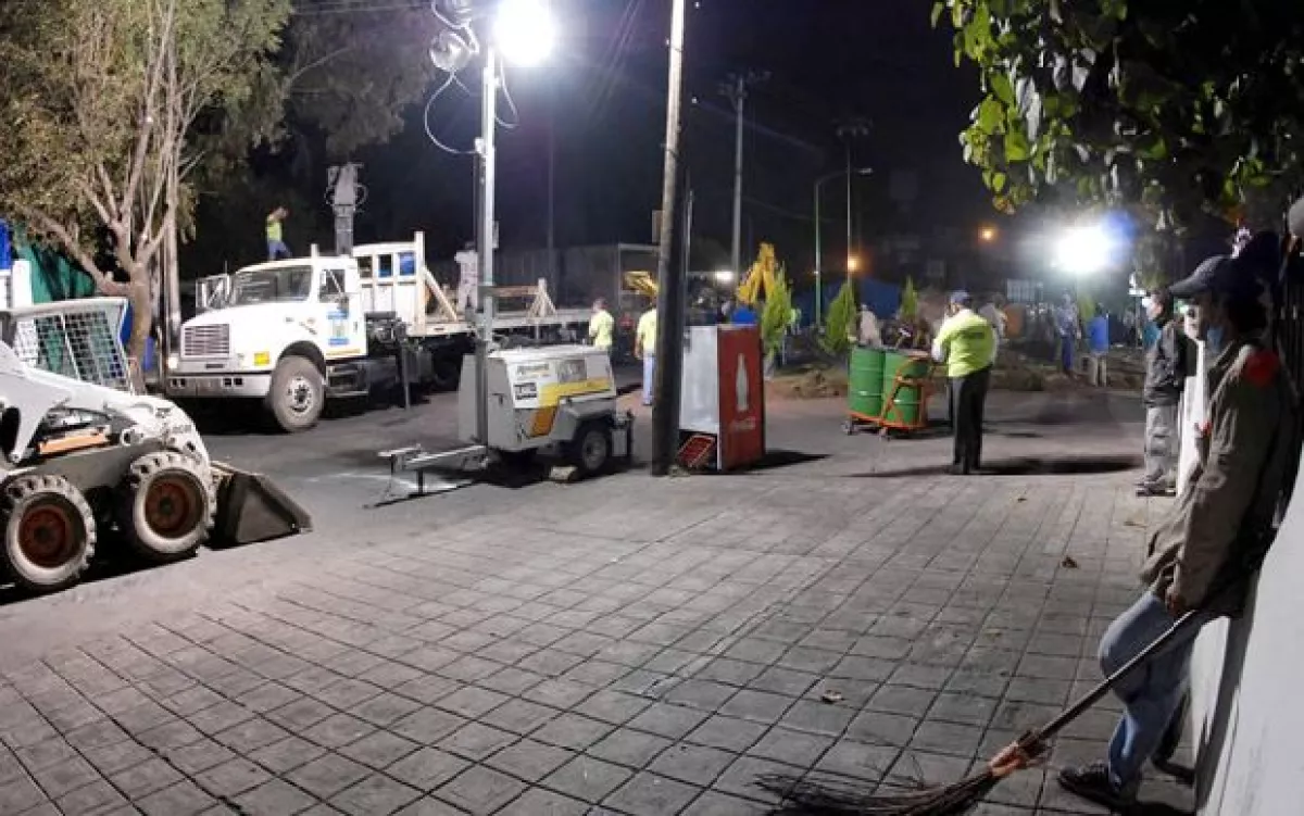 200 trabajadores limpiaron durante doce horas el lugar donde se desplomó el jet.