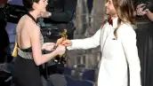 Te llevamos a la ceremonia de los premios de la Academia con esta detallada crónica de cada ganador, cada discurso y cada presentación musical.