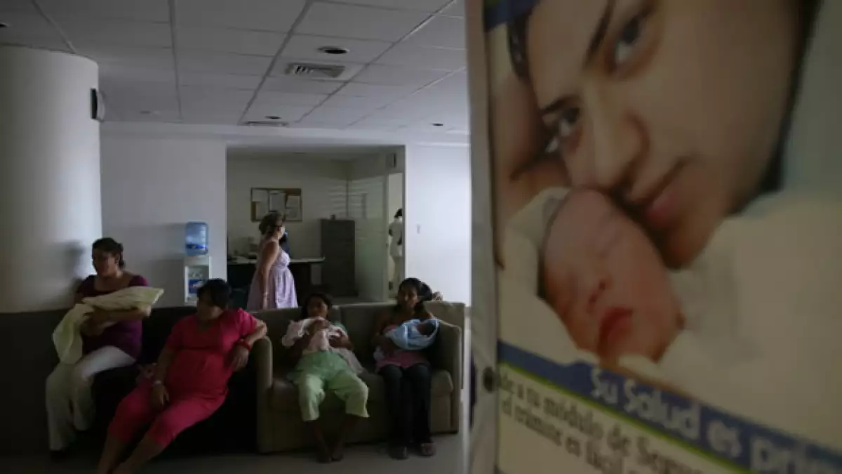 Los psicólogos advierten de los efectos que un embarazo tiene en la vida de una niña