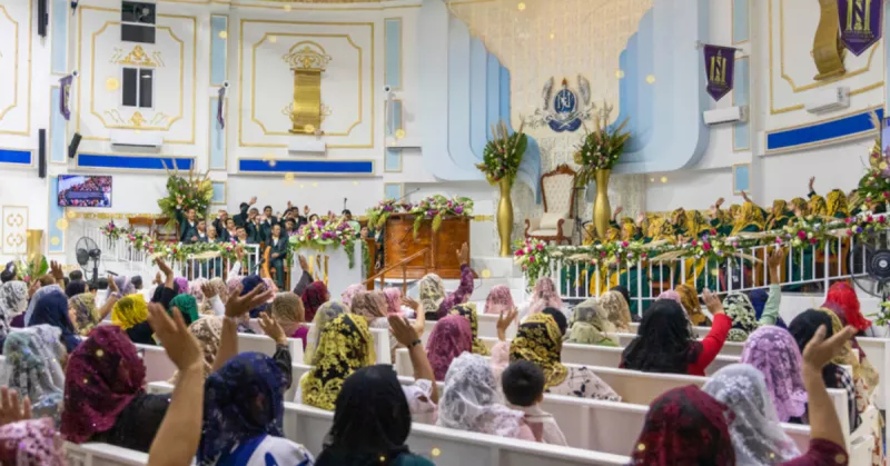 Víctimas de la iglesia de La Luz del Mundo denuncian impunidad tras carpetazo de la FGR