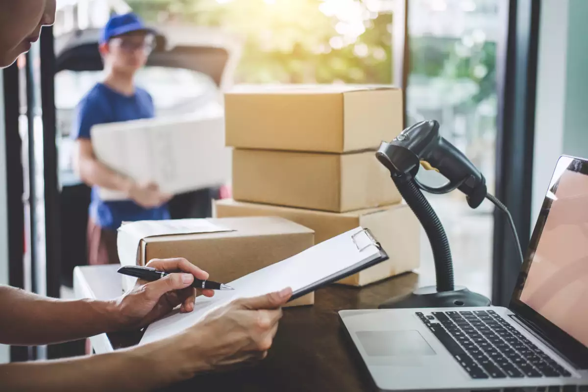 SAT endurece controles y dispara recaudación por importaciones en 2025