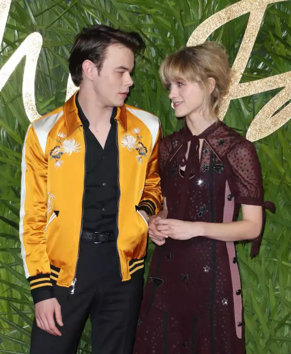 Natalia Dyer, Charlie Heaton