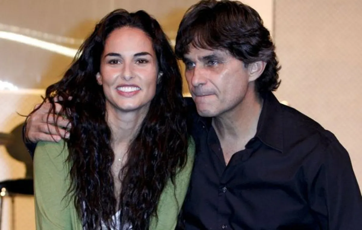 Humberto Zurita y Ana Serradilla durante la conferencia de prensa de la obra Pájaro Negro en el Teatro Libanes.