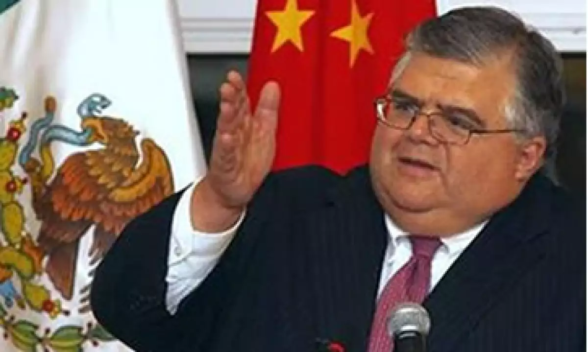 Si Agustín Carstens dirige al FMI, recibirá un sueldo de 500,000 dólares al año. (Foto: Reuters)