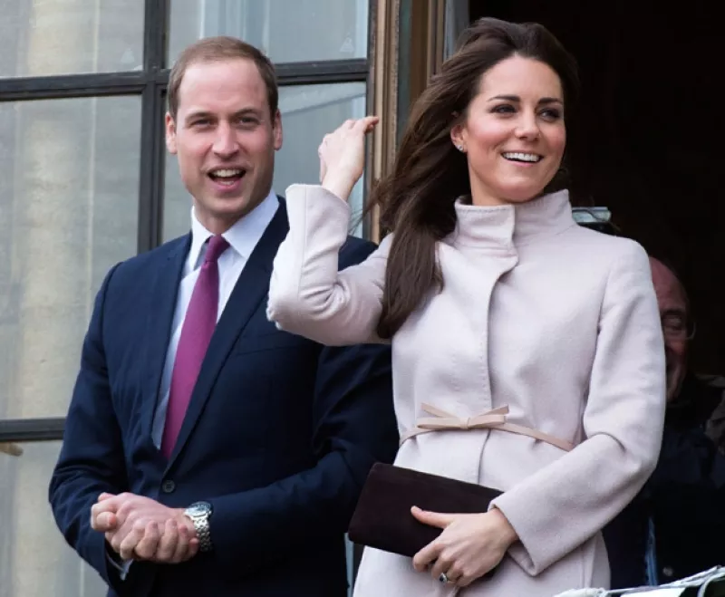 Muchos medios han comenzado a calcular cuánto gastarán Guillermo y Kate en ropa para su bebé además ya se sabe cuál será su apellido y la religión que practicará.