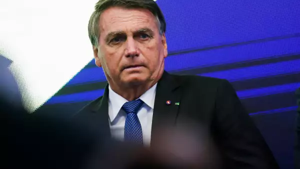 El presidente de Brasil, Jair Bolsonaro, asiste a la ceremonia de lanzamiento de un crédito del Banco do Brasil para conductores de camiones. 
