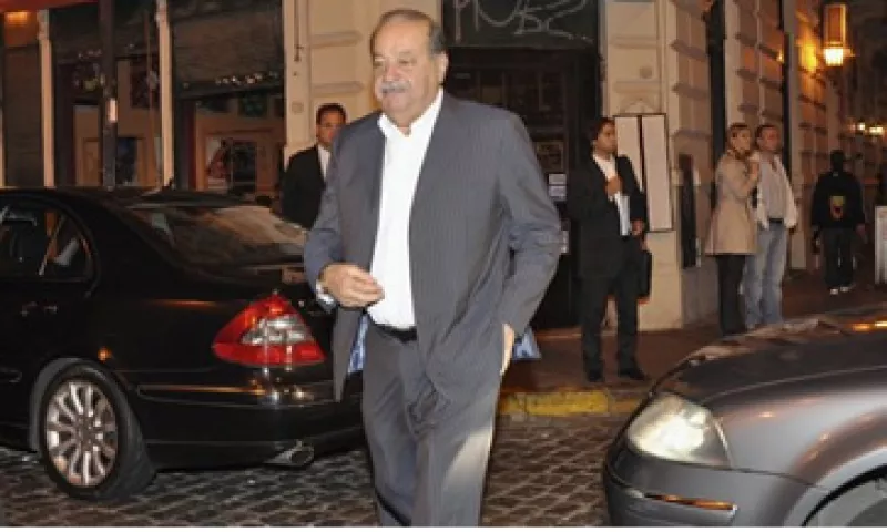 La empresa de Carlos Slim lleva varios años intentando incursionar con éxito en el mercado europeo, donde enfrentaría gran competencia.. (Foto: Reuters)