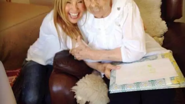 Thalía y su abuelita
