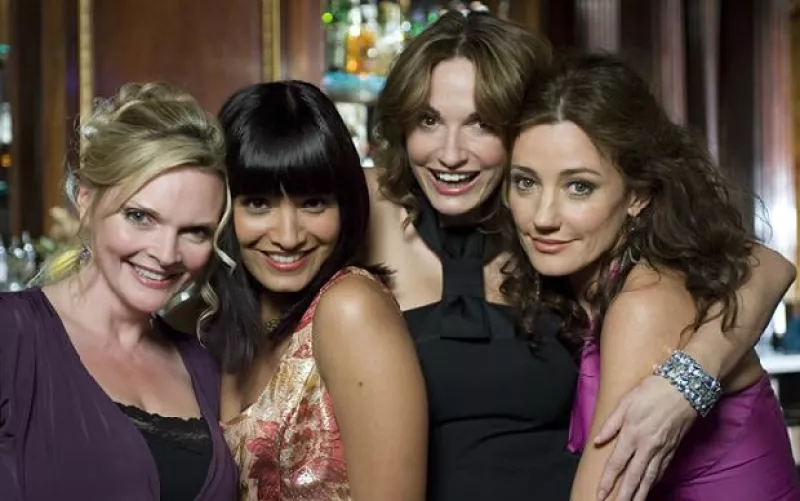 Después del gran éxito de la primera temporada, la serie de la BBC que narra la historia de cuatro amigas, sus amores y relaciones, llega hoy a nuestro país.