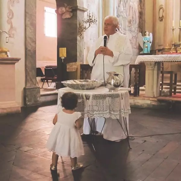 Erin se mostró `impaciente´ por recibir su primer sacramento.