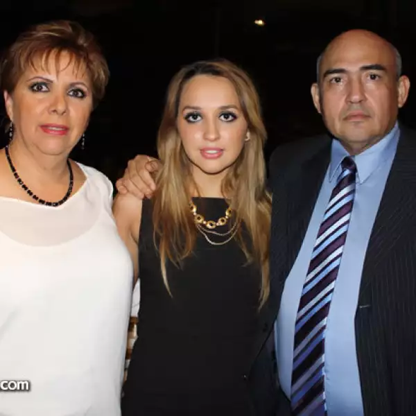 Alicia Aguirre de Villarreal, Jancy Villarreal y Luis Eduardo Villarreal