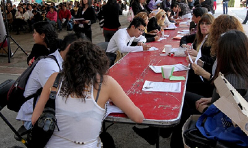 El CEESP advirtió que de no lograrse consensos en materia laboral se desalentaría la creación de nuevos trabajos formales. (Foto: Notimex)